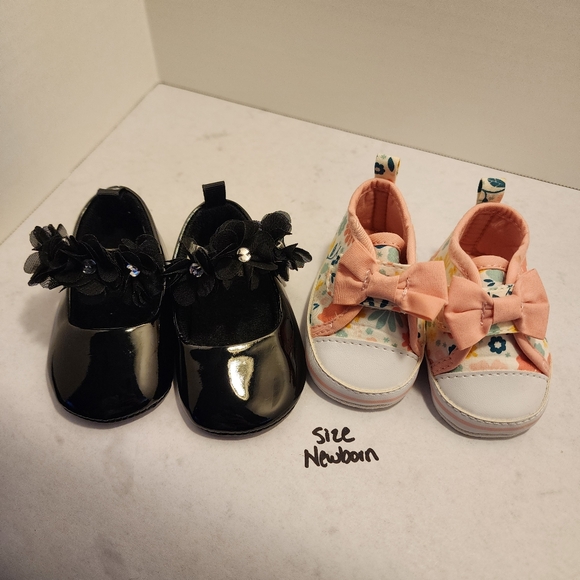 Infant shoes. Lot of 4 pairs for baby girl. - Picture 2 of 11